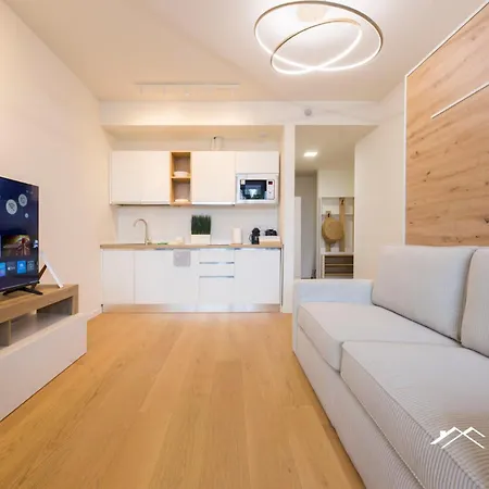 Lägenhet Waterfront Lux|studio|a/c|parking|gym|wifi By Tilo